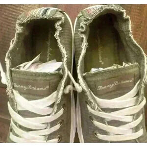 Tommy Bahama Women's 10 Sneaker Shoes Sage Green Slip-On No-Tie Memory Foam